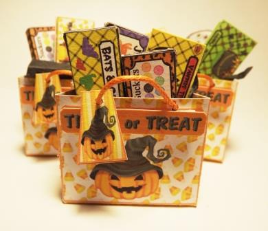 3 FILLED HALLOWEEN GIFT BAGS KIT