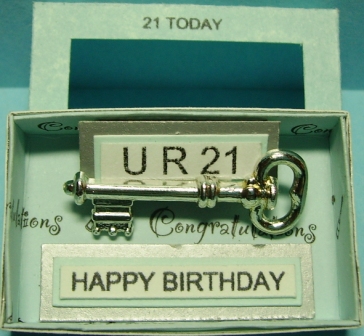 U R 21 NUMBER PLATE GIFT BOX