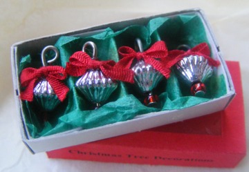 4 SILVER & RED BAUBLES