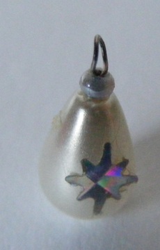 4 PEARL WITH STAR CENTRE BAUBLES