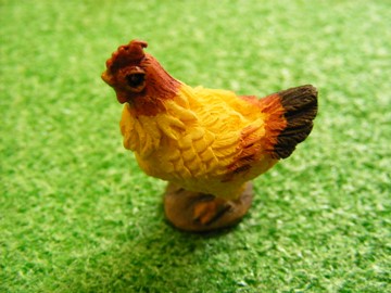 YELLOW & BROWN HEN