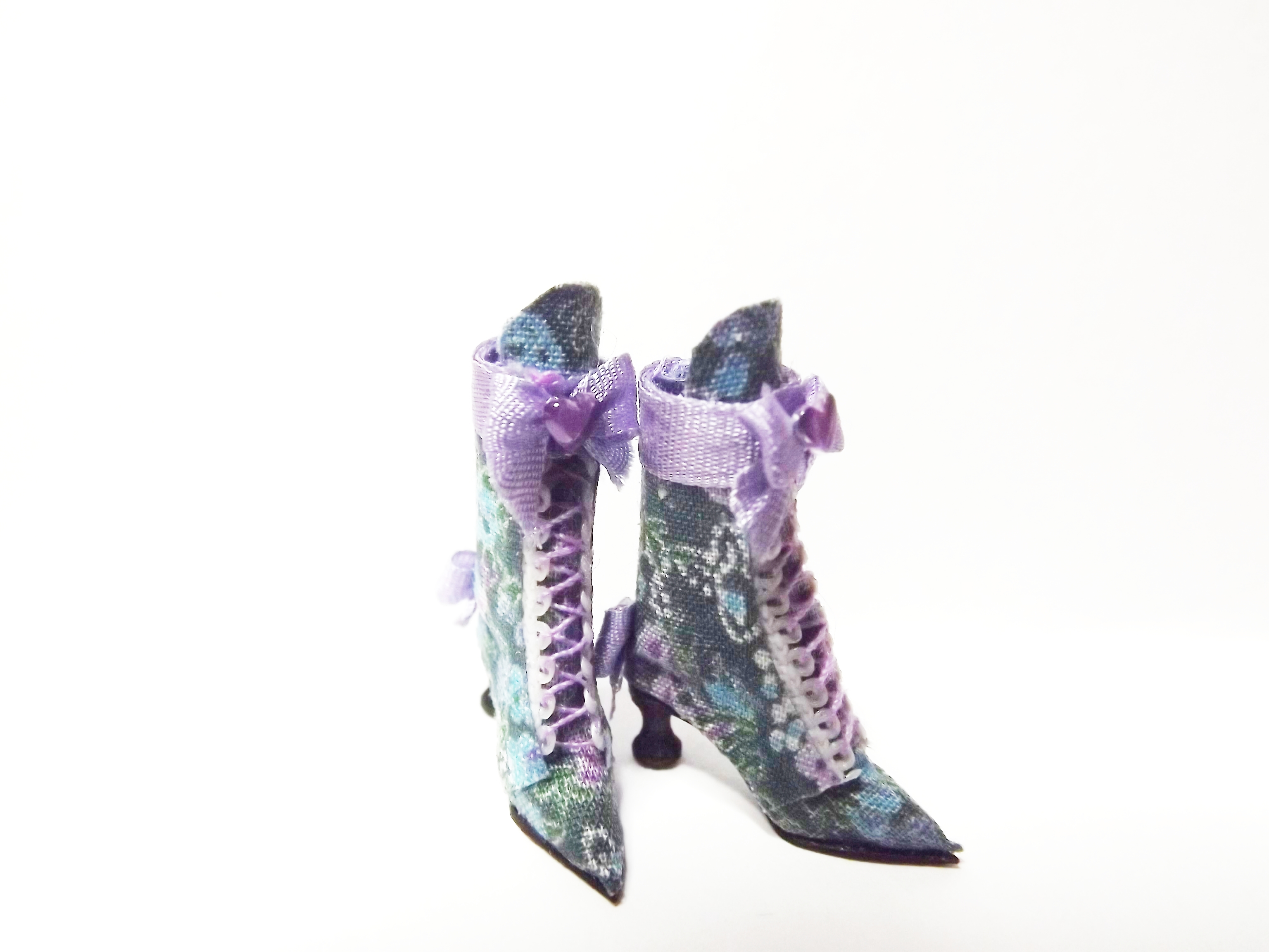 BLUE FLORAL BOOTS - Click Image to Close