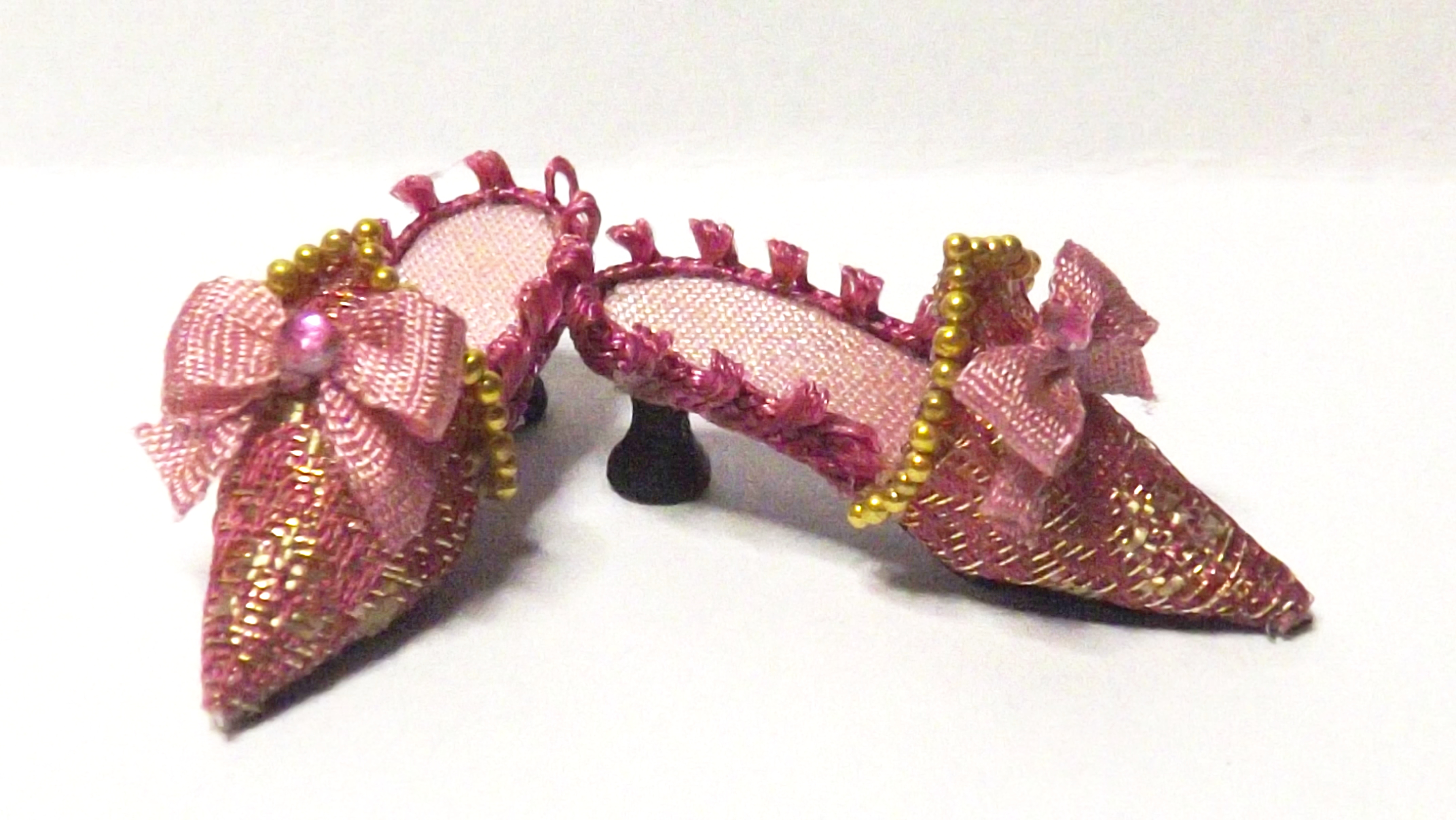 ROSE PINK & GOLD SILK BROCADE SHOES - Click Image to Close