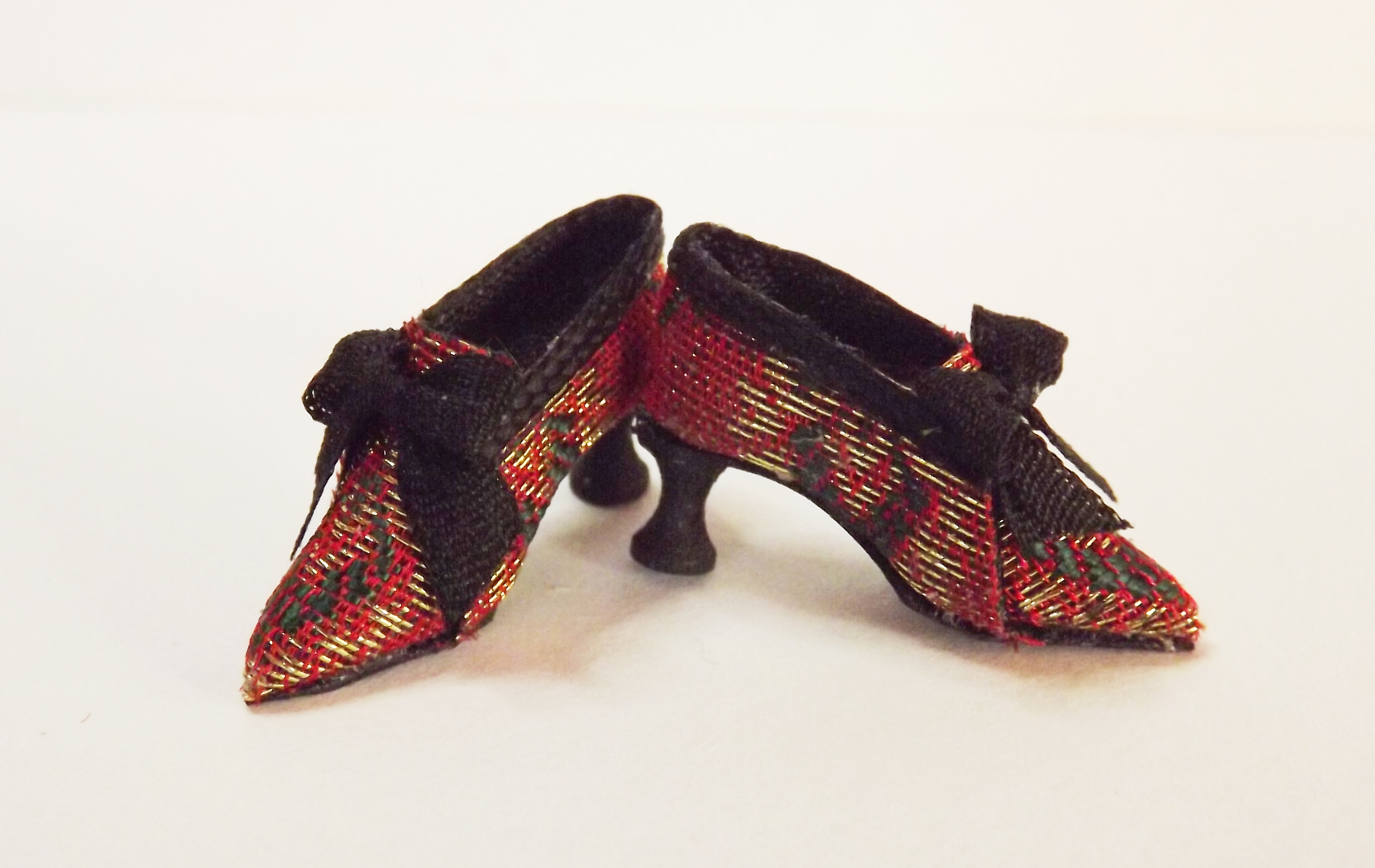 BLACK & RED SILK BROCADE SHOES