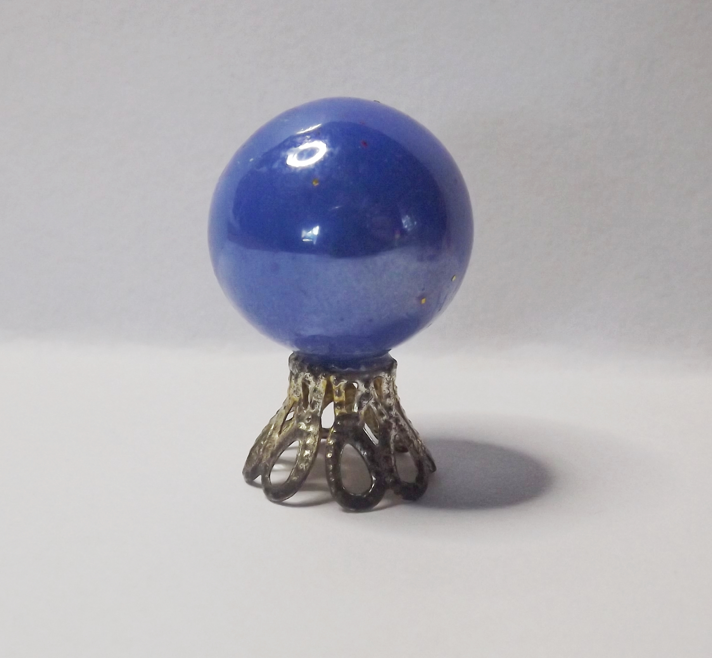 OPAQUE BLUE CRYSTAL BALL ON STAND - Click Image to Close