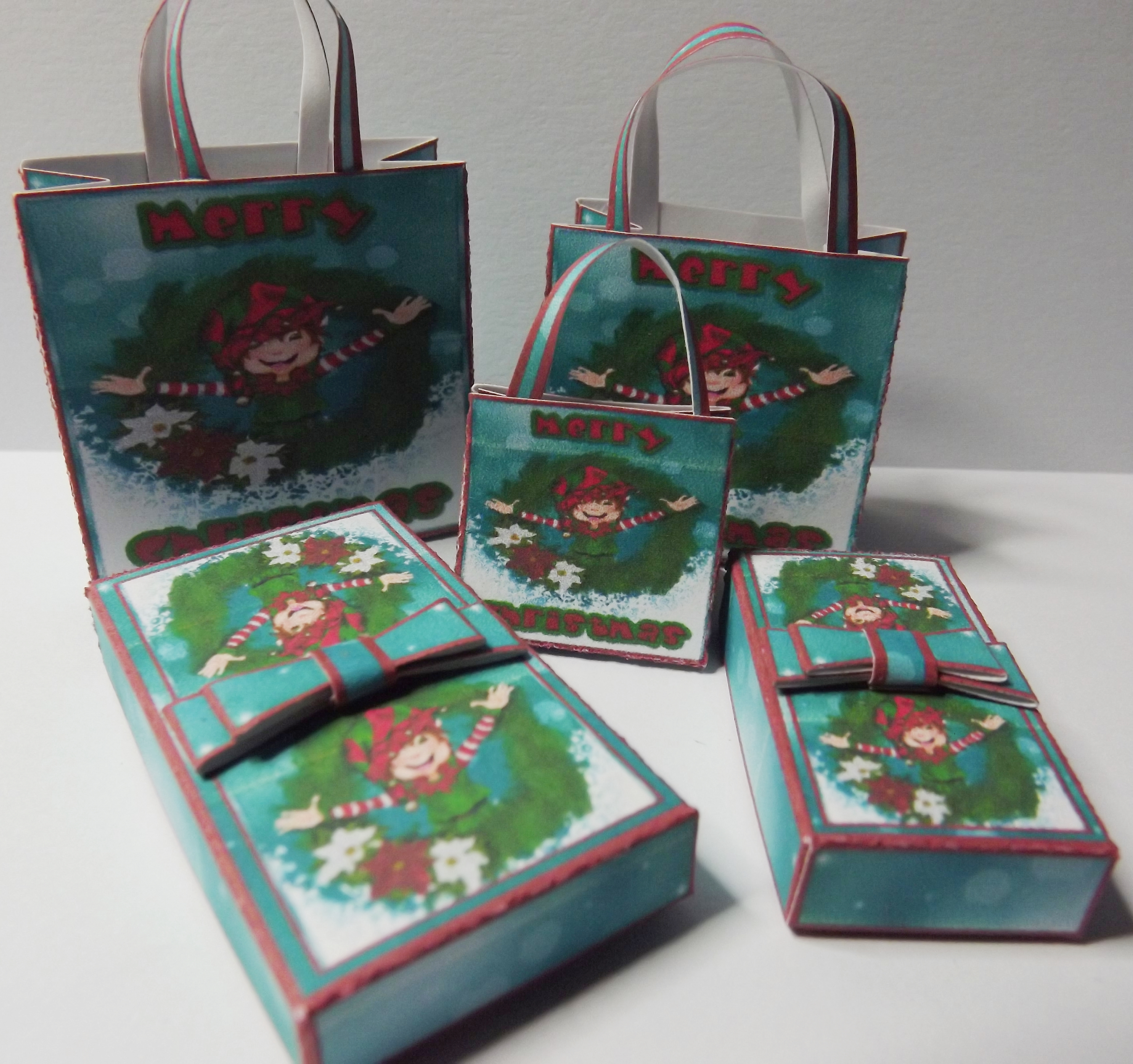 HAPPY HOLIDAYS CHRISTMAS BOXES & BAGS KIT 4