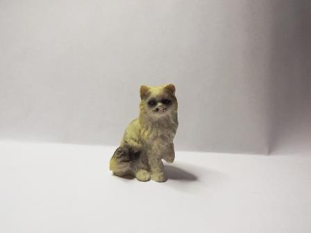 GREY & CREAM SITTING CAT