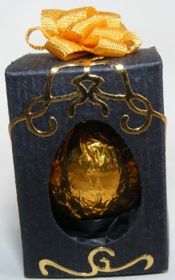 BLACK DECROTIVE BOXED EGG