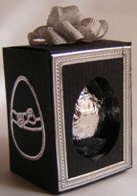 BLACK & SILVER BOXED EGG