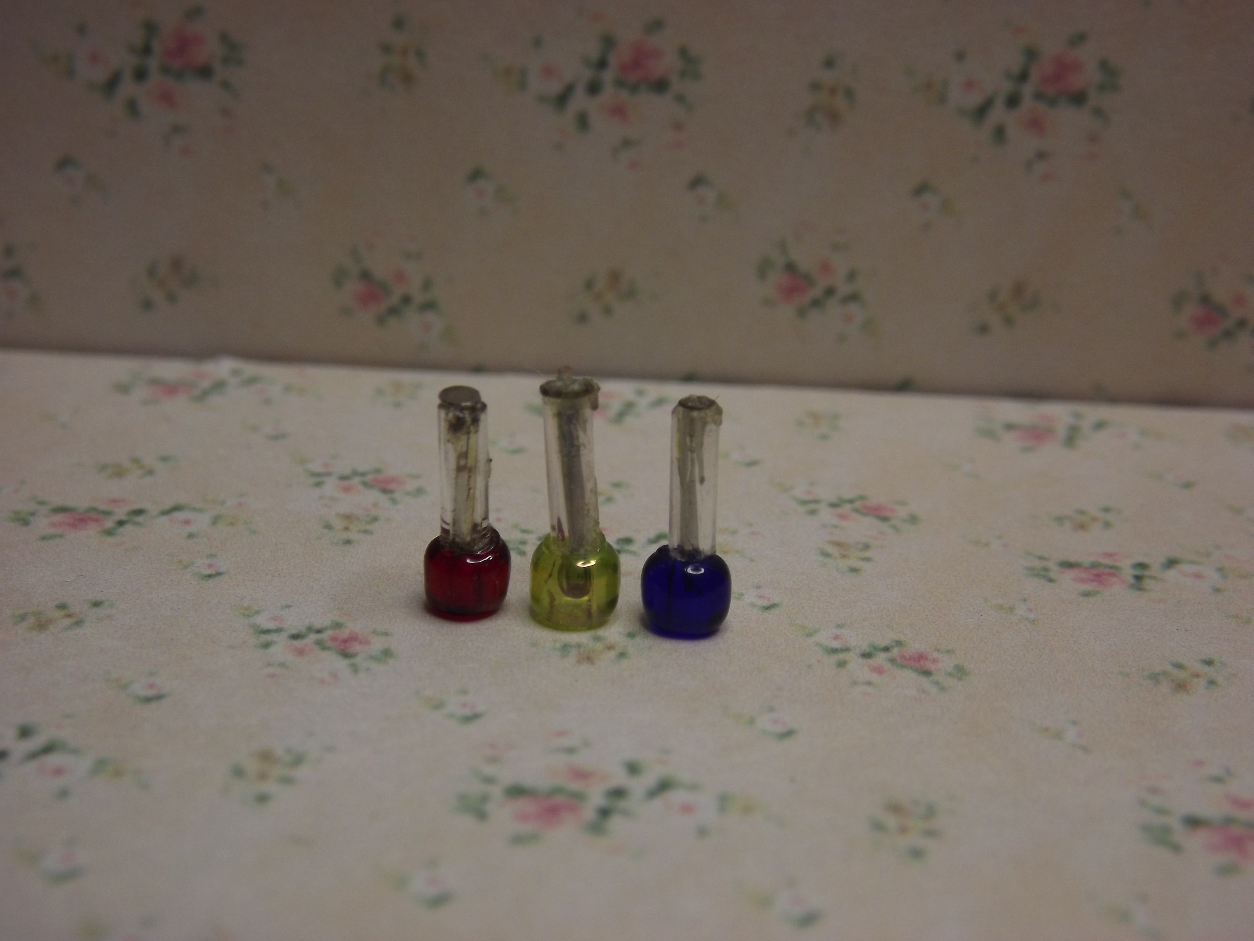 NAIL VARNISH 5