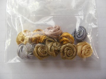10 MIXED METALLIC SMALL ROSES 10 MIXED METALLIC SMALL ROSES