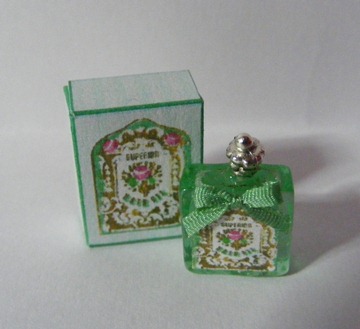 PALE GREEN GLASS PERFUME BOTTLE & BOX