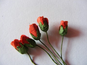 5 SMALL RED ROSES
