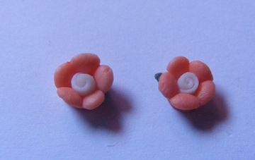 2 ORANGE & PINK CLAY FLOWERS 2 ORANGE & PINK CLAY FLOWERS