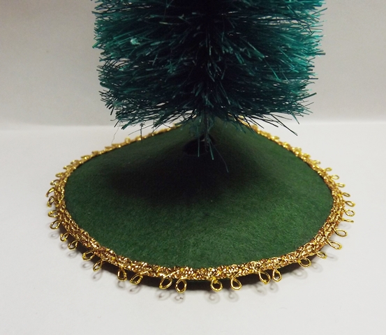 DARK GREEN & GOLD CHRISTMAS TREE SKIRT