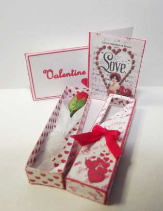 DOLLS HOUSE BOXED VALENTINE ROSE & CARD KIT