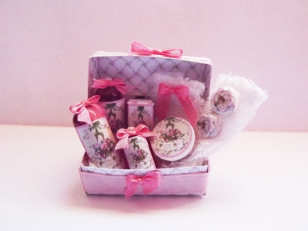 LUXURY PINK BATH BOX