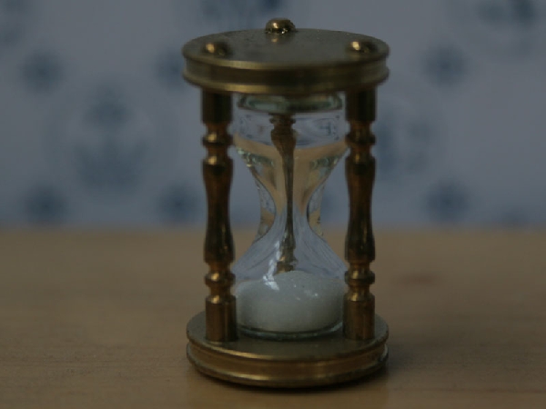 HOUR GLASS/ SAND TIMER