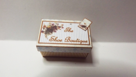 1/12th BROWN & GOLD SHOE BOXES KIT