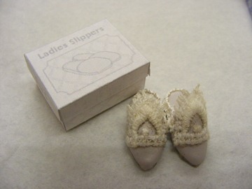 LADIES WHITE MULE SLIPPERS - Click Image to Close