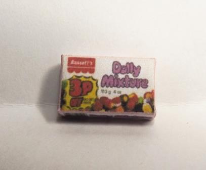 VINTAGE DOLLY MIXTURE SWEET BOX - Click Image to Close