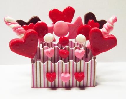 DOLLS HOUSE VALENTINES SWEET DISPLAY - Click Image to Close