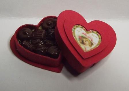 HEART SHAPED CHOCOLATES WITH PICTURE DETAIL
