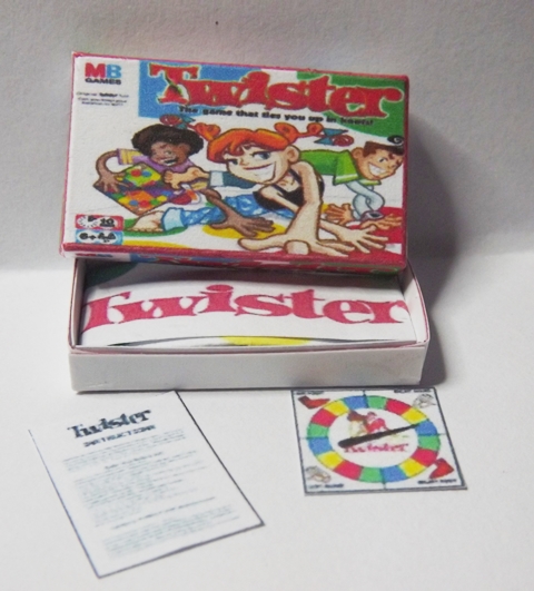 1/12th SCALE TWISTER GAME 1/12th SCALE TWISTER GAME