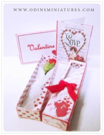 DOLLS HOUSE BOXED VALENTINES ROSE & CARD
