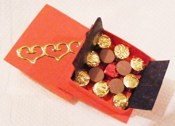 DOLLS HOUSE VALENTINES CHOCOLATES - Click Image to Close