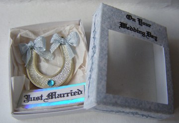 1/12th BOXED SILVER HORSESHOE GIFT BOX