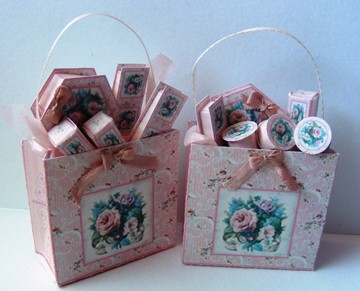 ENGLISH ROSE TOILETRY FILLED BAGS