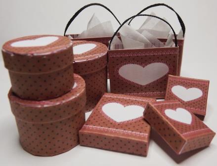 DOLLS HOUSE WHITE HEART VALENTINES BOXES & BAGS SET KIT