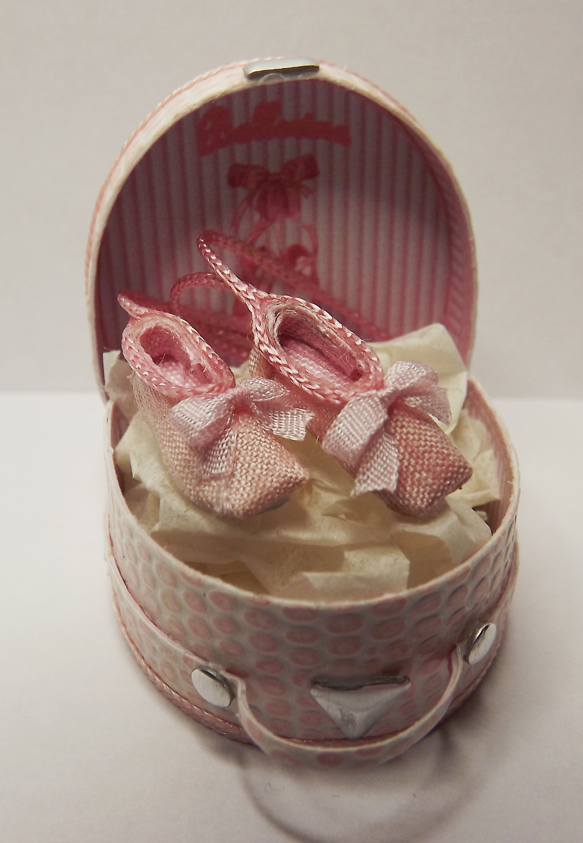 Dolls House Miniature Girls Pink Ballet Case with Ballet Shoes