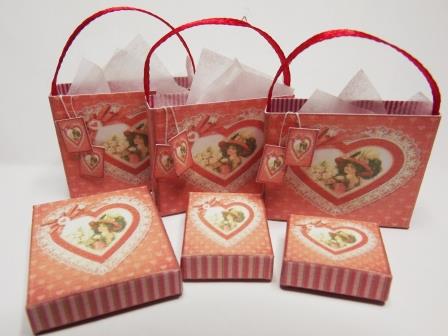 DOLLS HOUSE RED HEART VALENTINES BOXES & BAGS SET KIT
