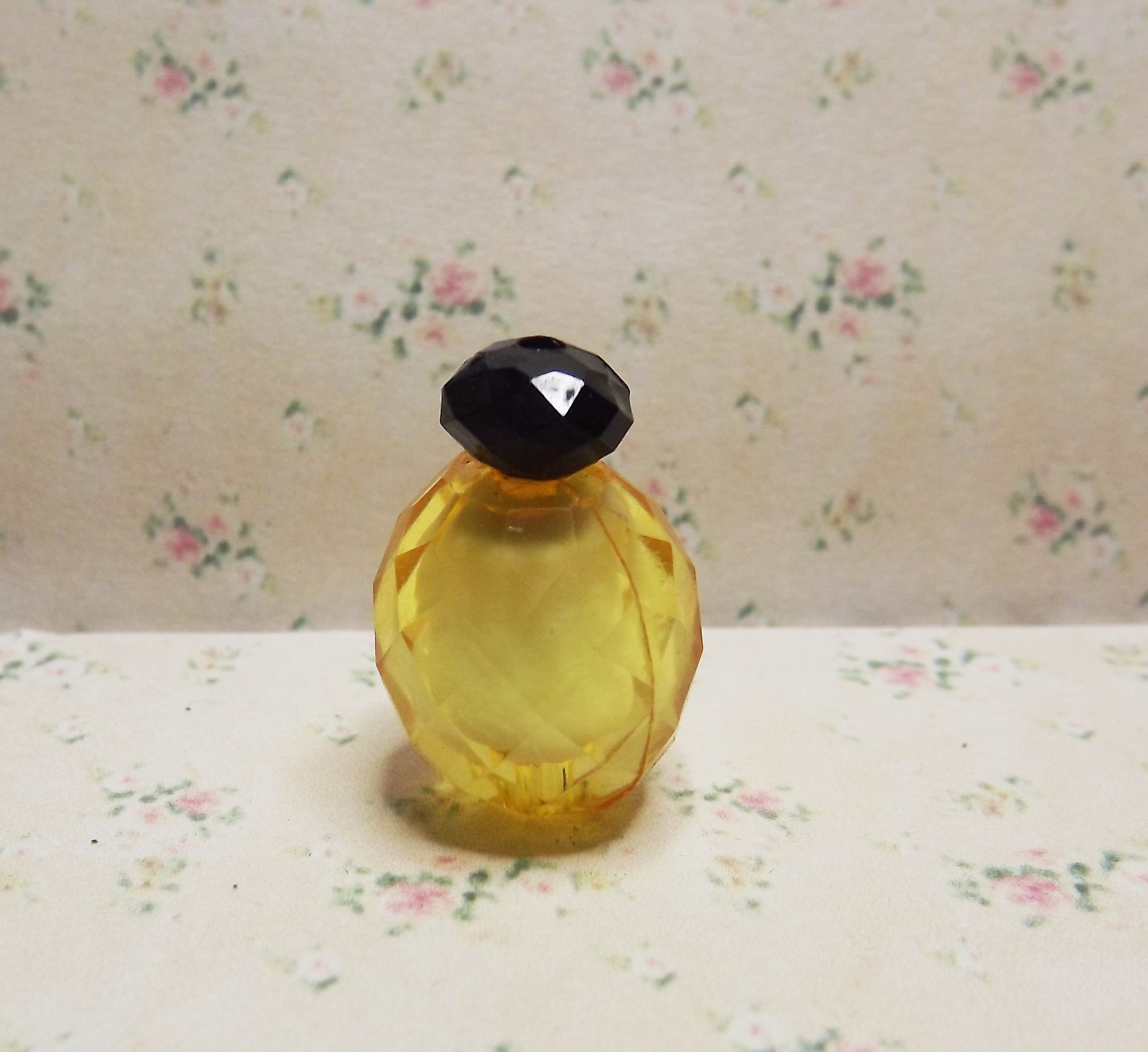 YELLOW POTION BOTTLE