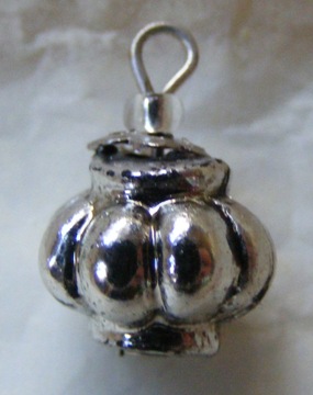 (image for) 4 SILVER DOME BAUBLES