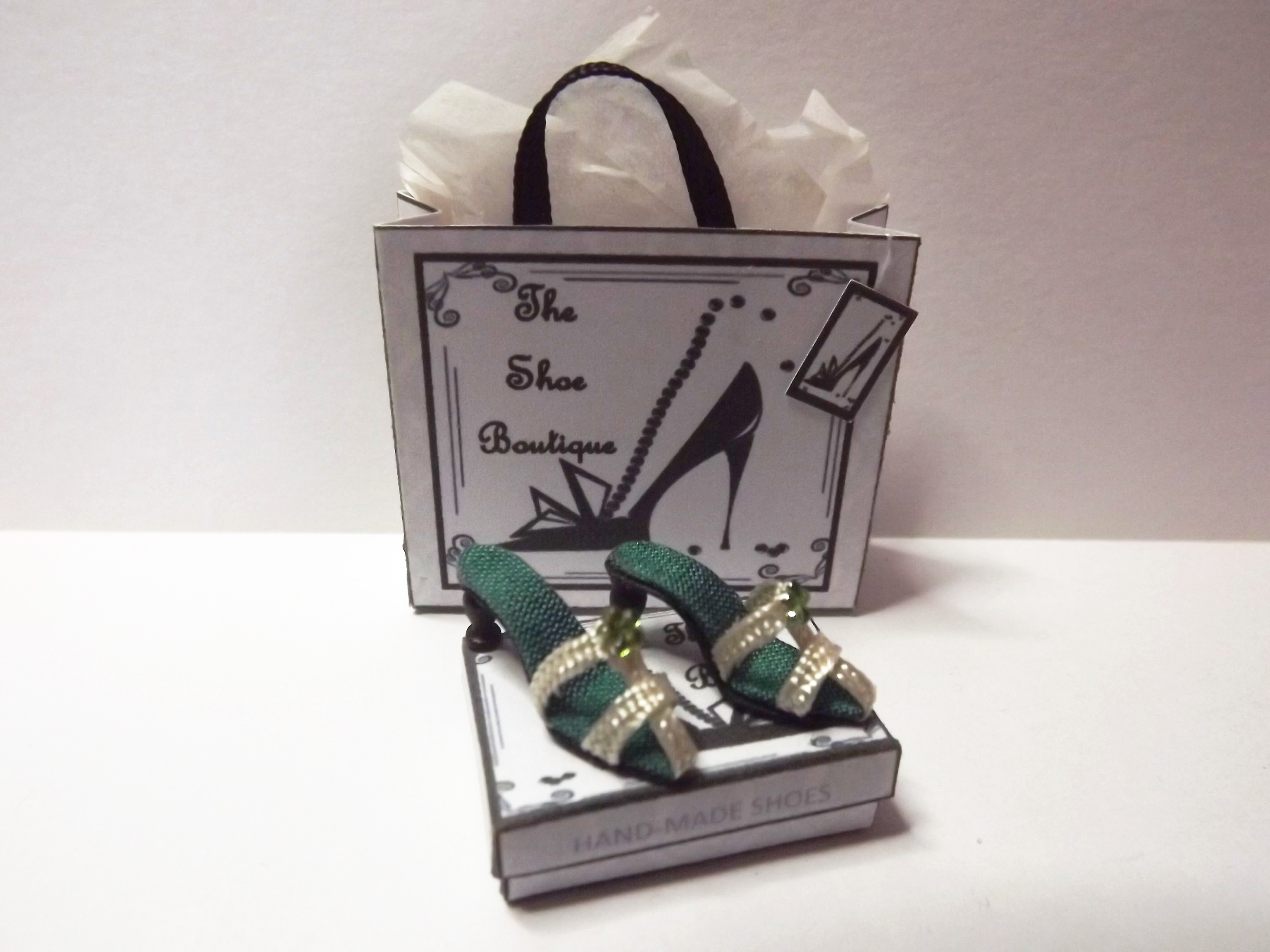 (image for) GREEN SILK & CREAM SANDAL SHOES