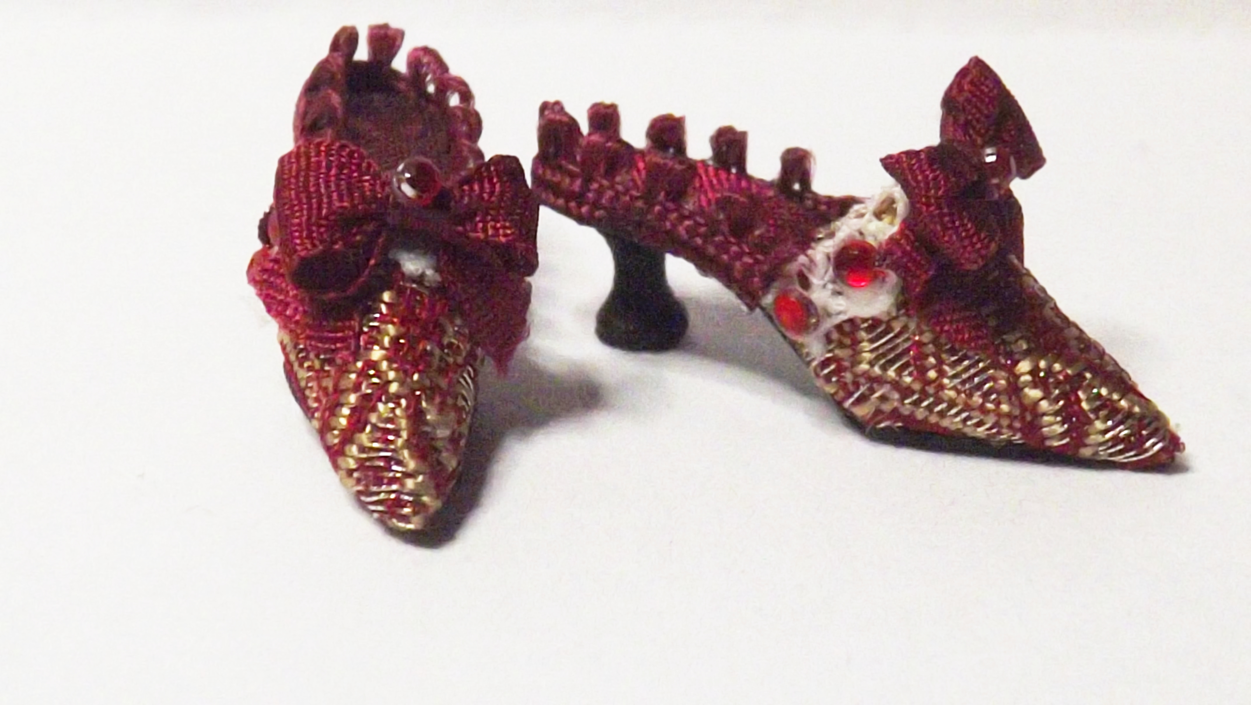 (image for) RED & GOLD SILK SHOES