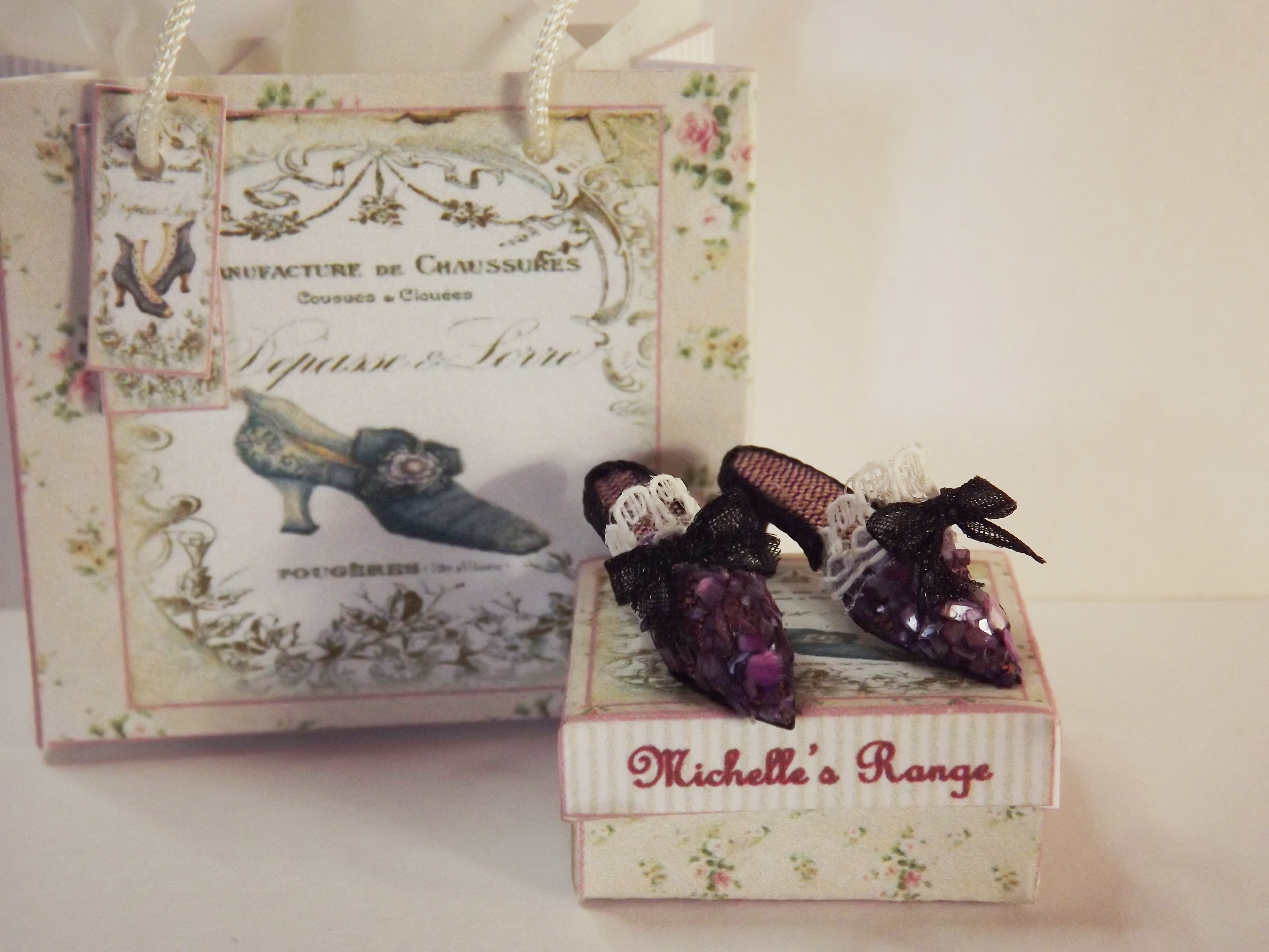 (image for) PURPLE SHELL SHOES