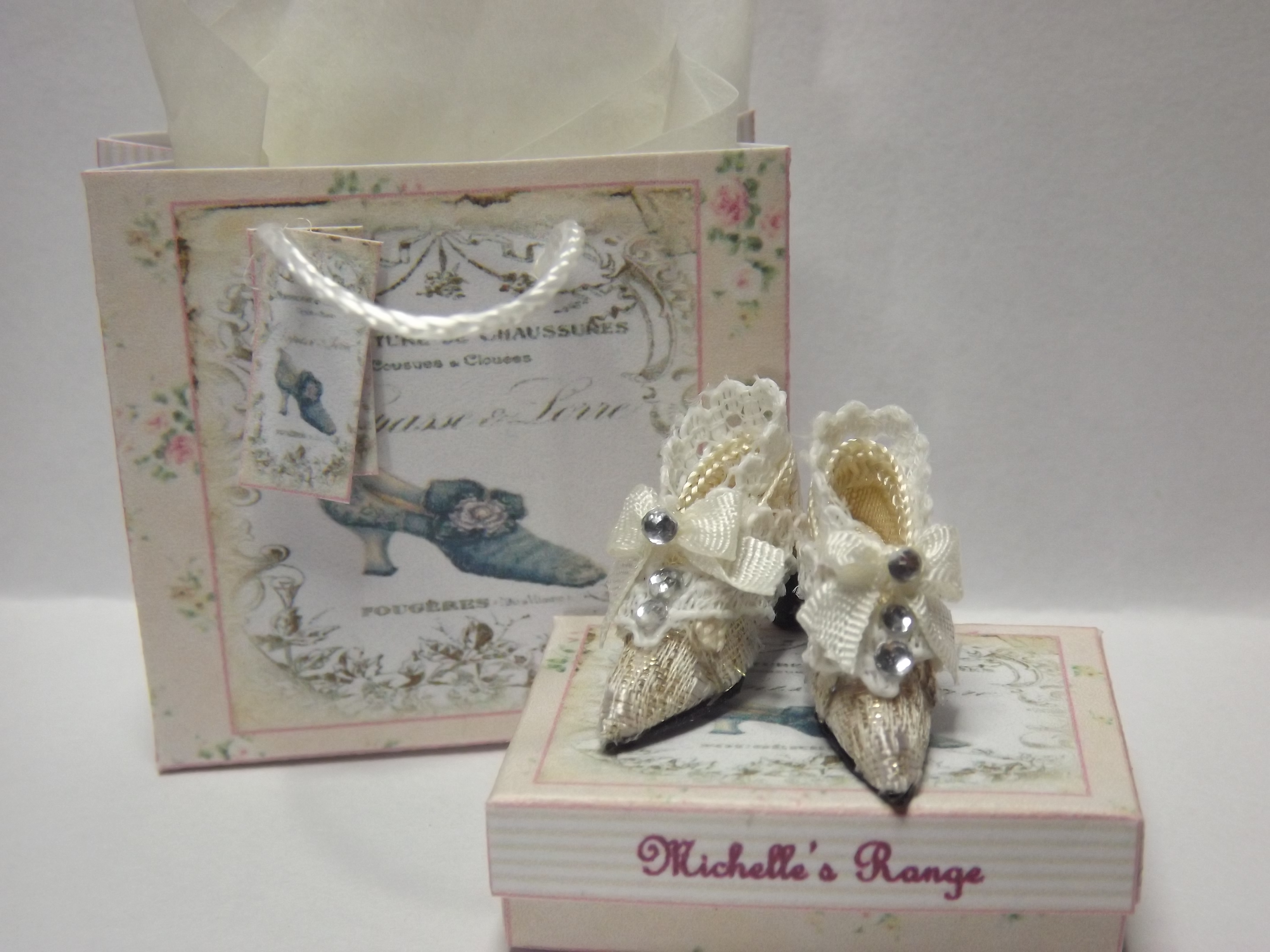 (image for) SILK BROCADE CREAM & GOLD WEDDING SHOES