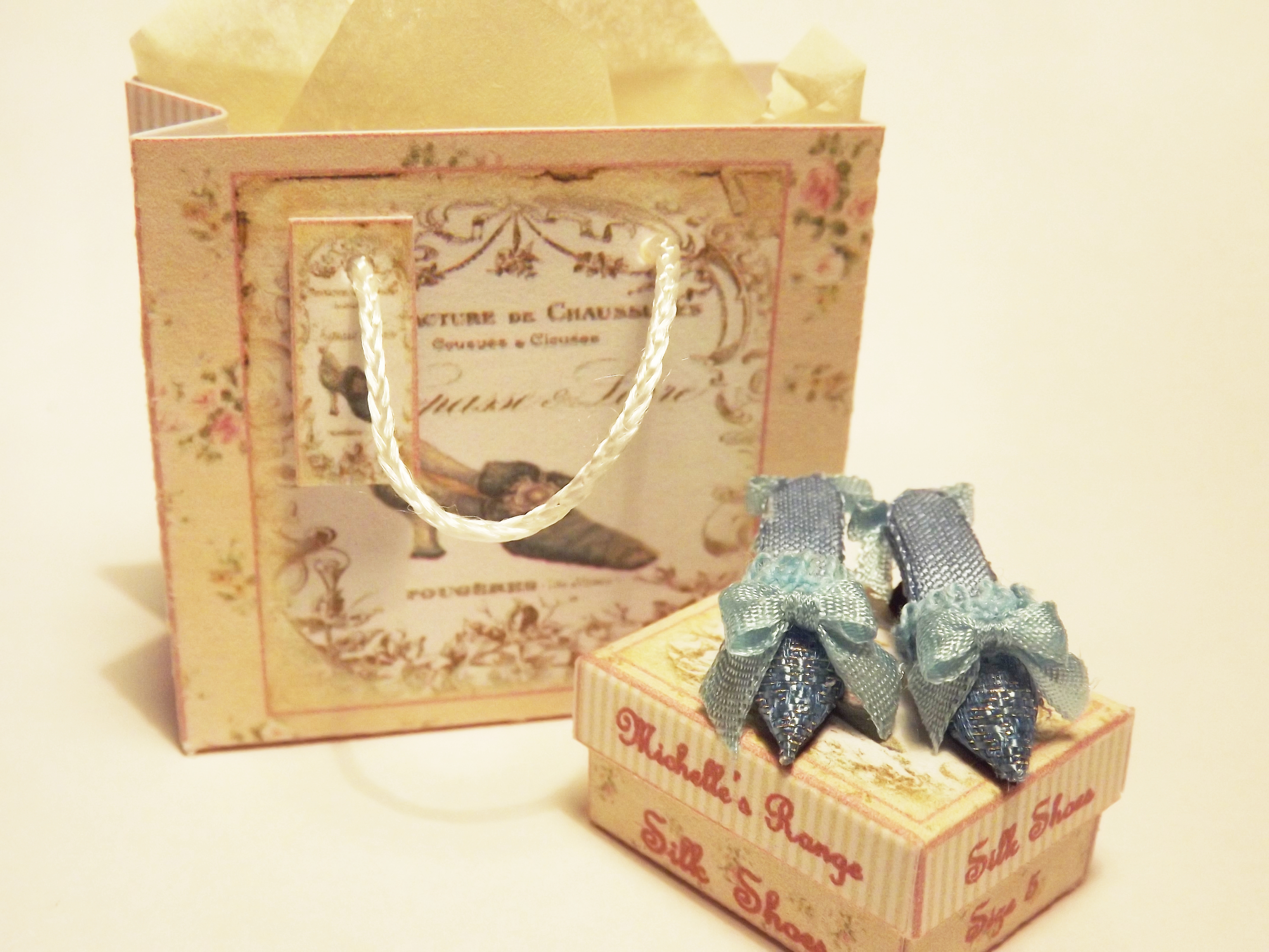 (image for) BLUE SILK BROCADE LADIES SHOES