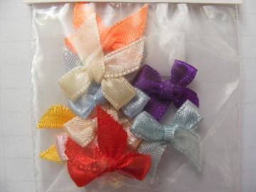 (image for) SATIN BOWS