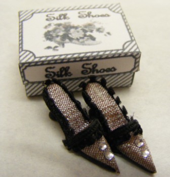 (image for) SILVERY GREY SILK SHOES